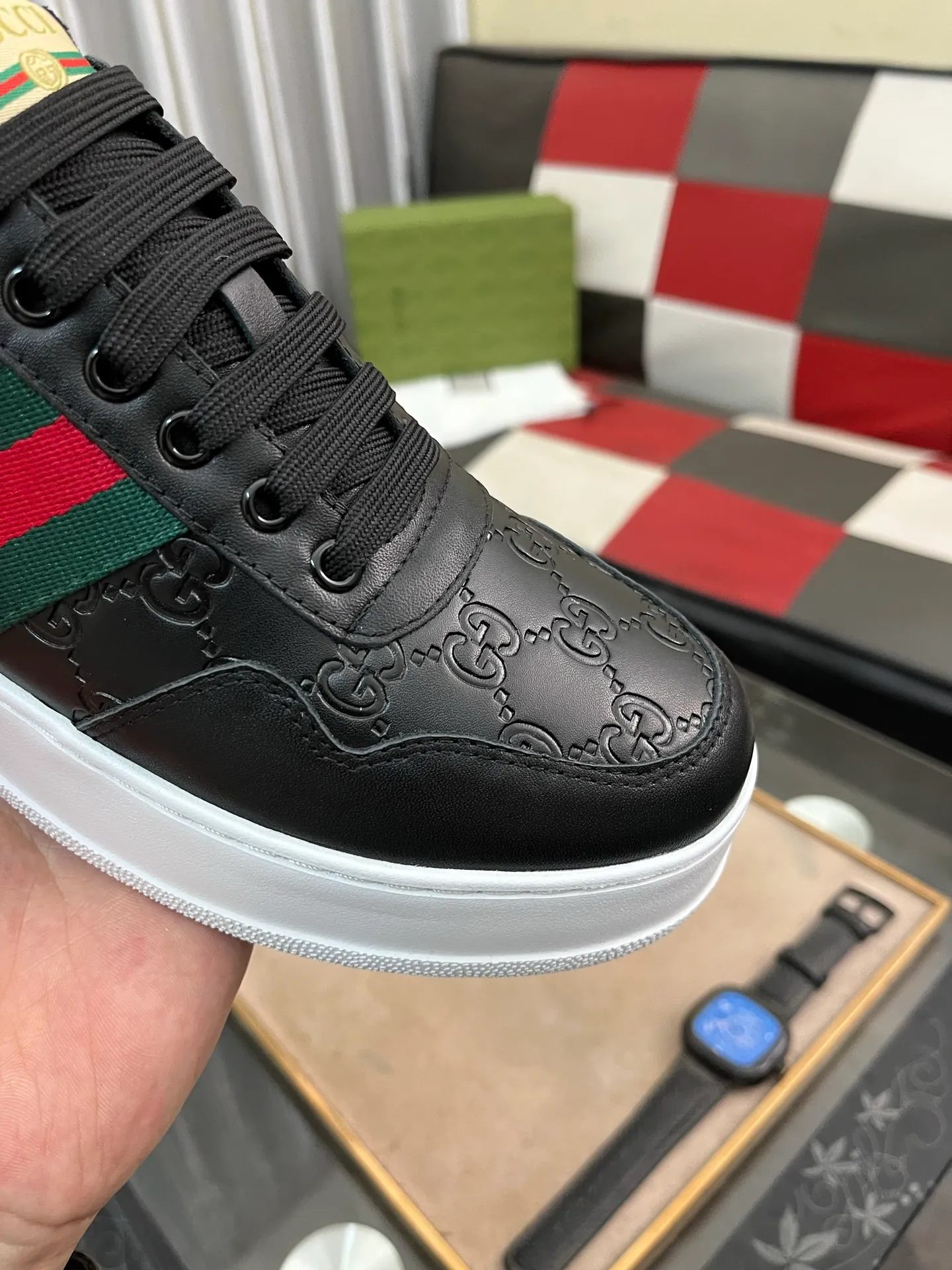 Men's shoes💰420⌚️⌚️[GUCCI] Gucci men's casual shoes are absolutely popular🔥The ultimate matching item for trendy men! The charm of super texture is unstoppable. This is the main recommendation. The upper is made of high-quality cowhide, with pig lining feet and wear-resistant rubber sole. It is noble and elegant! Extremely comfortable🎁🎁You can be as handsome as you want💪 Size 38-44! 2️⃣colors available